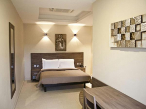 Отель Axis Suites  Аккра